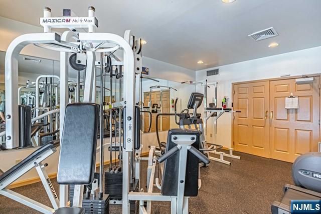 74 Lakeview Drive, Old Tappan, NJ 07675