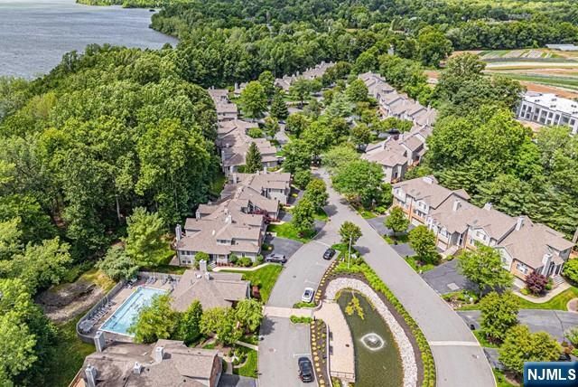 74 Lakeview Drive, Old Tappan, NJ 07675