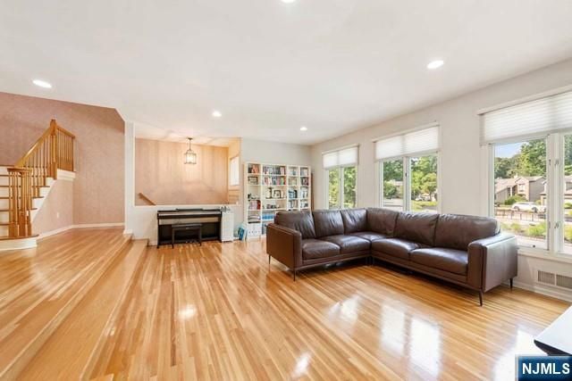 74 Lakeview Drive, Old Tappan, NJ 07675