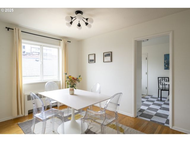 2355 Sw CEDAR St 9, Portland, OR 97205