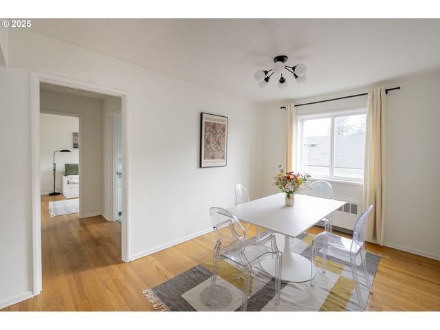 2355 Sw CEDAR St 9, Portland, OR 97205