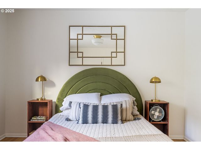 2355 Sw CEDAR St 9, Portland, OR 97205