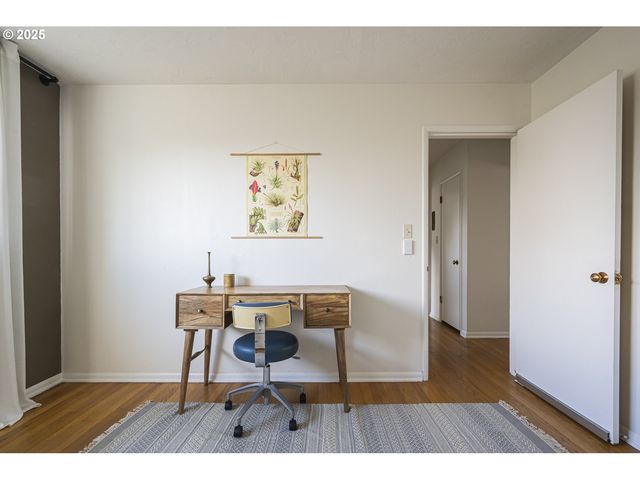 2355 Sw CEDAR St 9, Portland, OR 97205