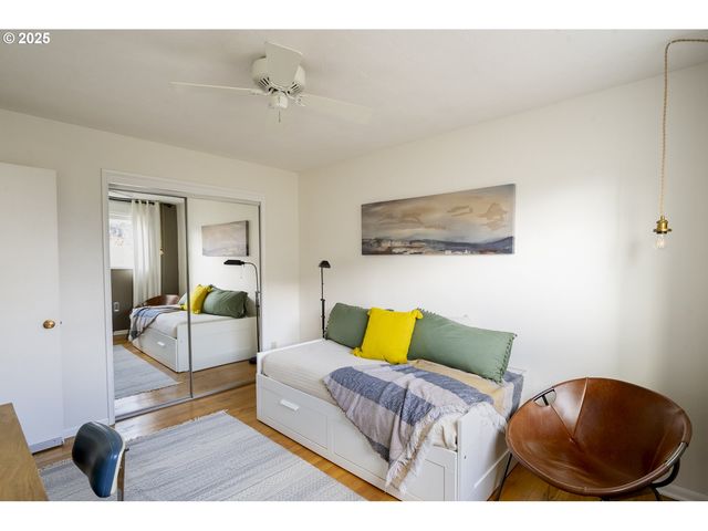 2355 Sw CEDAR St 9, Portland, OR 97205