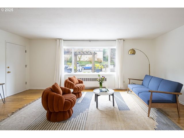 2355 Sw CEDAR St 9, Portland, OR 97205