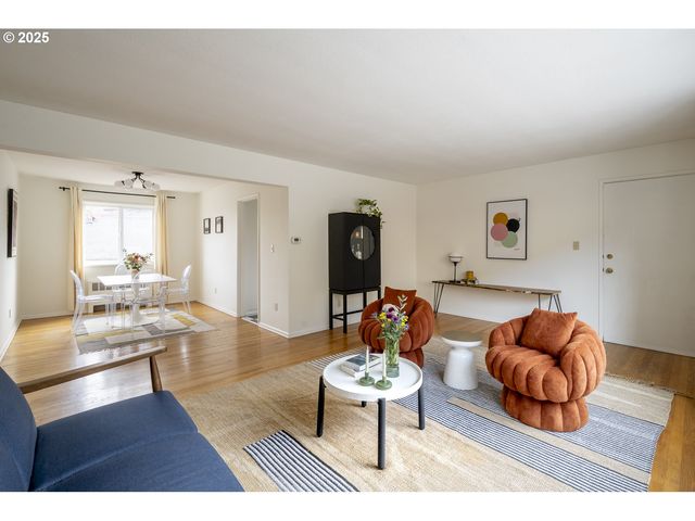 2355 Sw CEDAR St 9, Portland, OR 97205