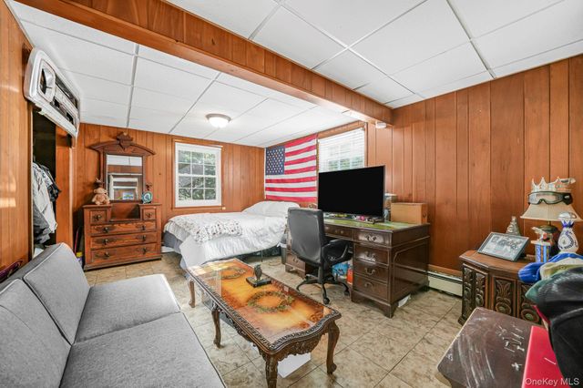 25 Teneyck Avenue, Greenwood Lake, NY 10925