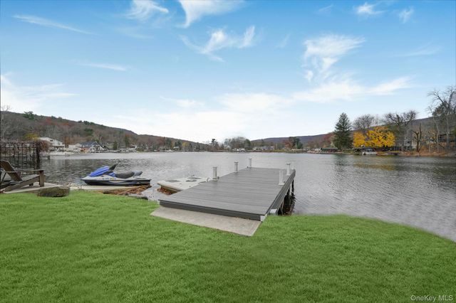 25 Teneyck Avenue, Greenwood Lake, NY 10925