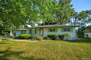 735 Amberwood Street, Auburn Hills, MI 48326