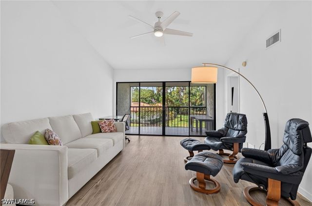 909 Augusta BLVD 7, Naples, FL 34113