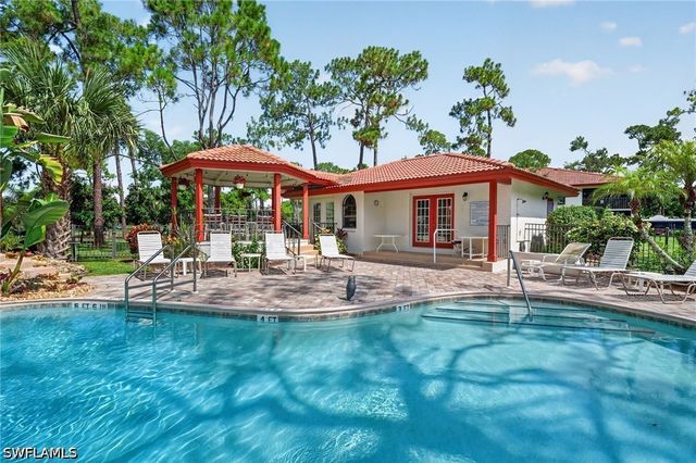 909 Augusta BLVD 7, Naples, FL 34113