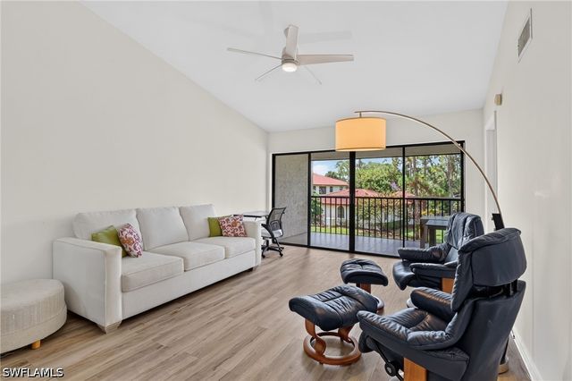 909 Augusta BLVD 7, Naples, FL 34113