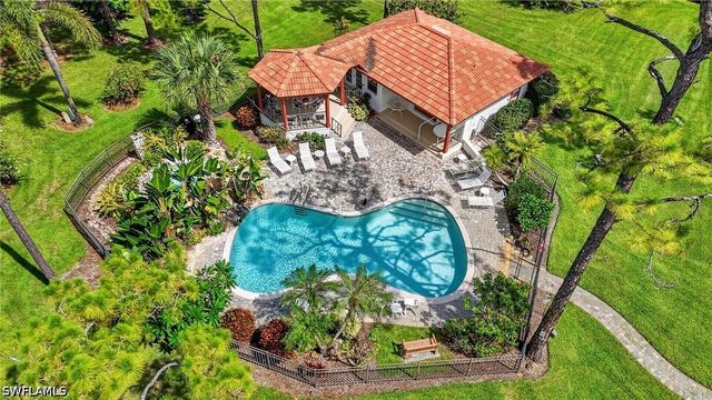 909 Augusta BLVD 7, Naples, FL 34113