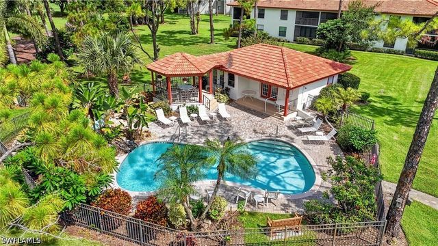 909 Augusta BLVD 7, Naples, FL 34113