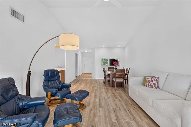 909 Augusta BLVD 7, Naples, FL 34113