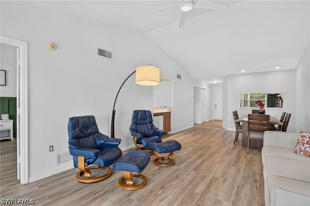 909 Augusta BLVD 7, Naples, FL 34113