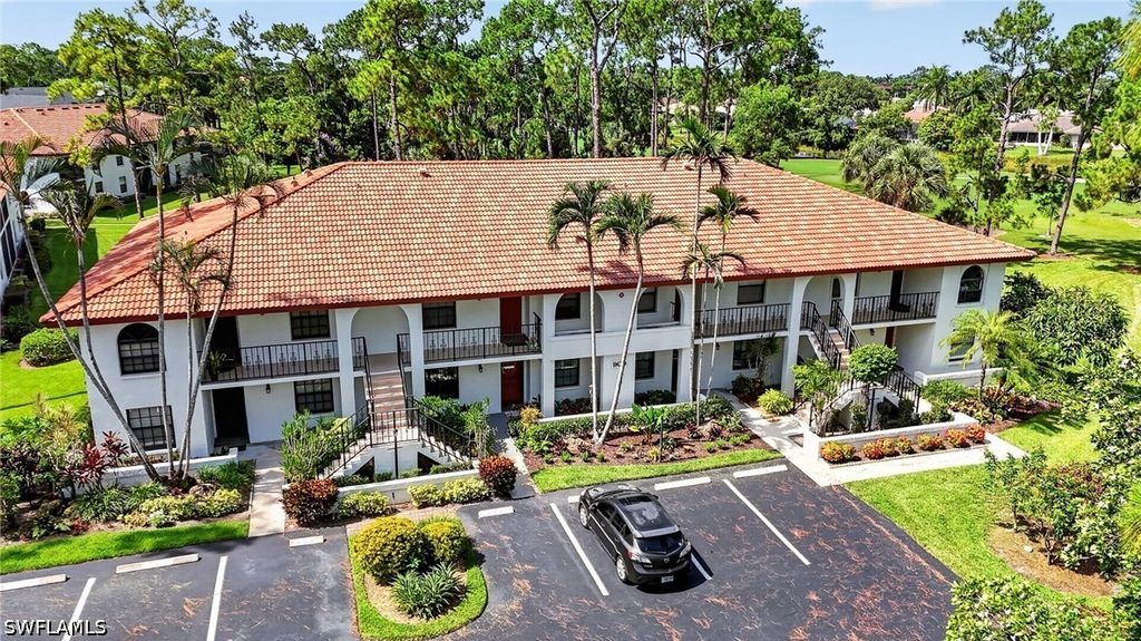 909 Augusta BLVD 7, Naples, FL 34113