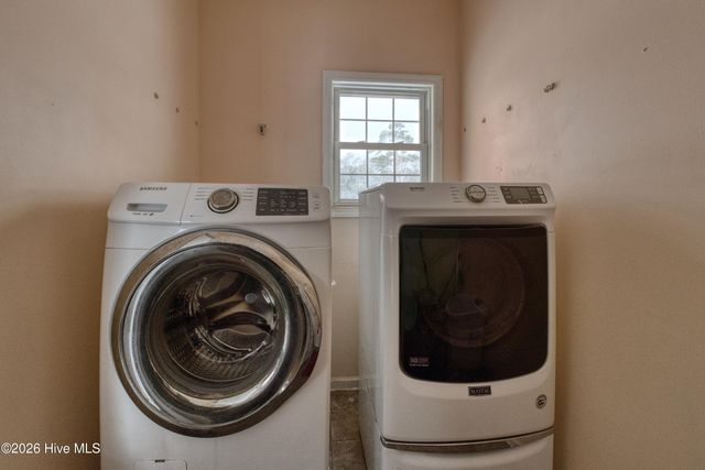 400 Whitehouse Fork Road, Swansboro, NC 28584