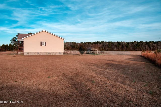 400 Whitehouse Fork Road, Swansboro, NC 28584
