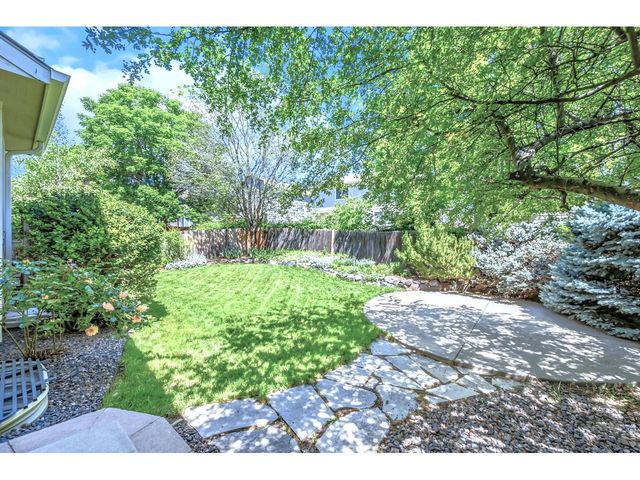 608 Peyton Dr, Fort Collins, CO 80525