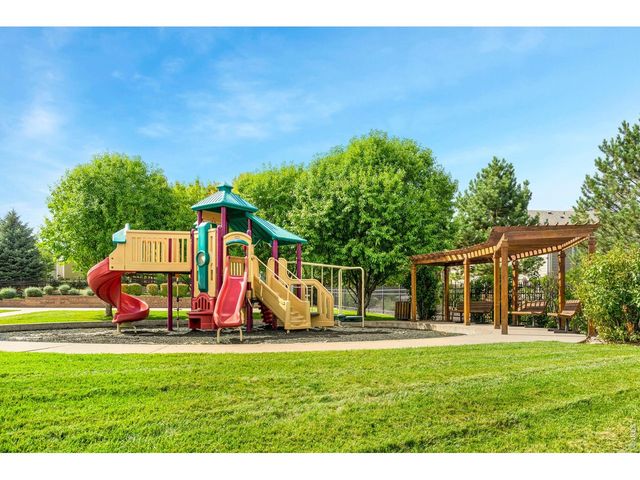608 Peyton Dr, Fort Collins, CO 80525