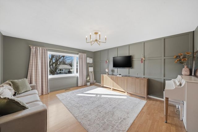 1830 MARIGOLD Lane, Hanover Park, IL 60133