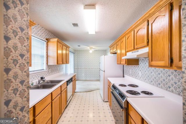 1560 Sweetwater Drive, Warner Robins, GA 31088