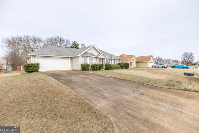 1560 Sweetwater Drive, Warner Robins, GA 31088