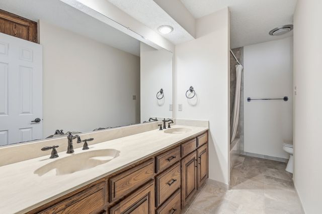 716 Sugar Tree Court, Bedford, TX 76021