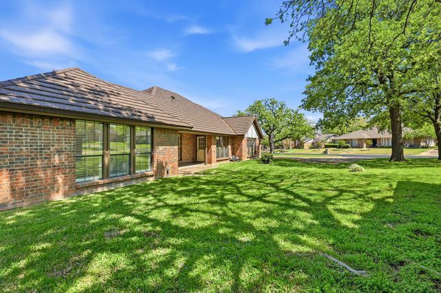 716 Sugar Tree Court, Bedford, TX 76021
