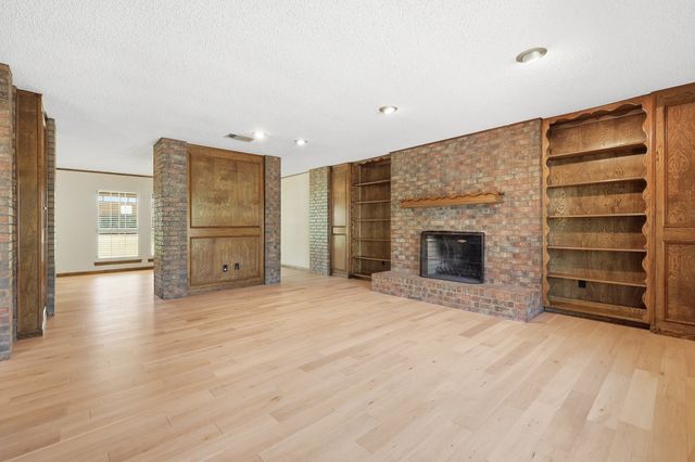 716 Sugar Tree Court, Bedford, TX 76021