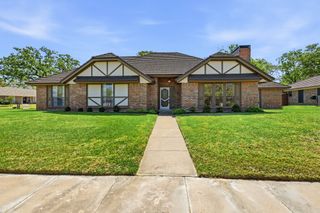 716 Sugar Tree Court, Bedford, TX 76021