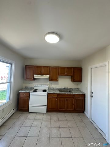 42 Jefferson Avenue, New London, CT 06320