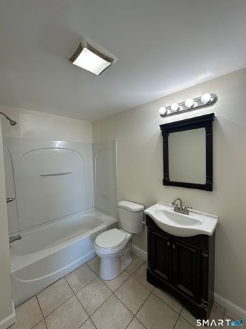 42 Jefferson Avenue, New London, CT 06320