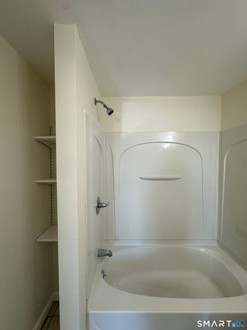 42 Jefferson Avenue, New London, CT 06320