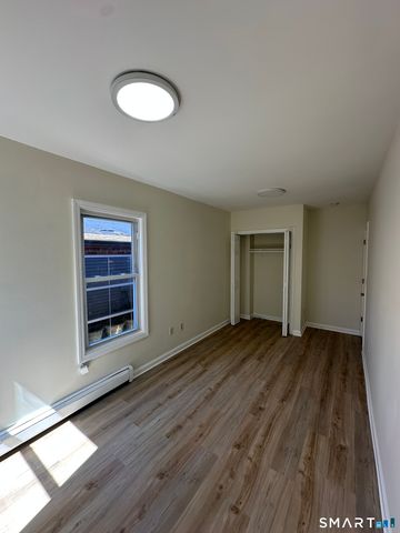 42 Jefferson Avenue, New London, CT 06320