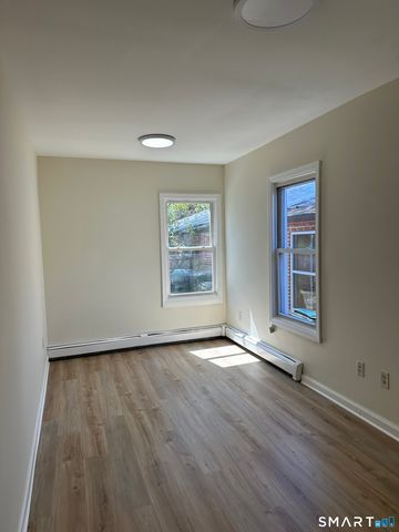 42 Jefferson Avenue, New London, CT 06320