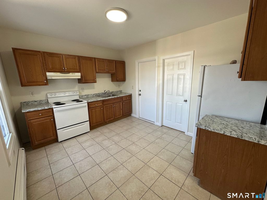 42 Jefferson Avenue, New London, CT 06320