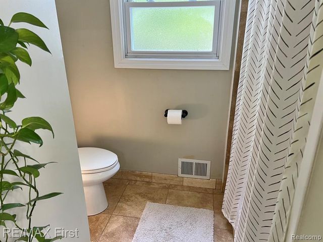 908 Marywood Drive, Royal Oak, MI 48067