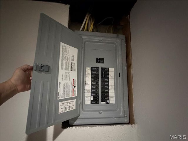 1618 Boardwalk Avenue, Florissant, MO 63031