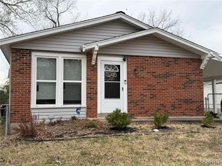 1618 Boardwalk Avenue, Florissant, MO 63031