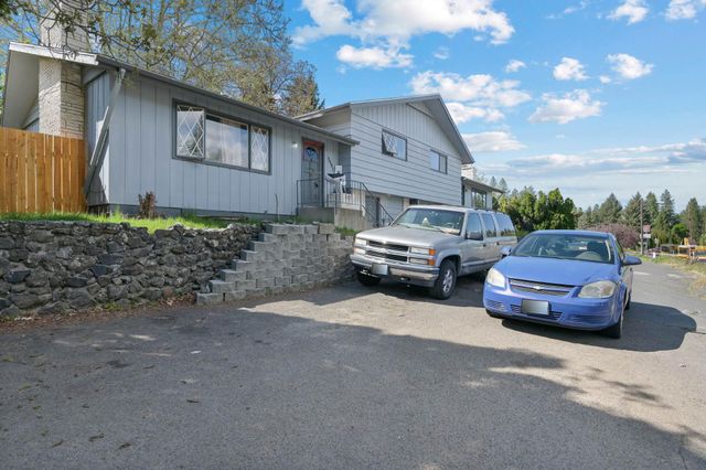 9907 N Waikiki Rd, Spokane, WA 99218