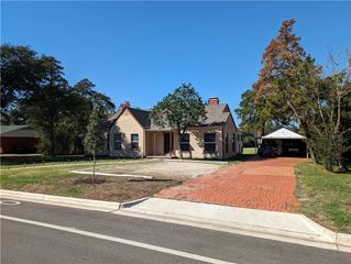 303 Walton Drive, College Station, TX 77840