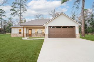 711 King Charles Road, Scroggins, TX 75480