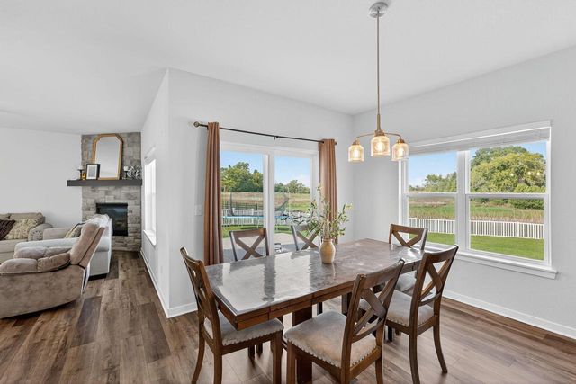 11520 W Meadowview DRIVE, Franklin, WI 53132