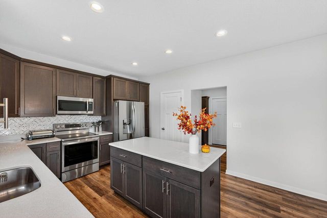 11520 W Meadowview DRIVE, Franklin, WI 53132