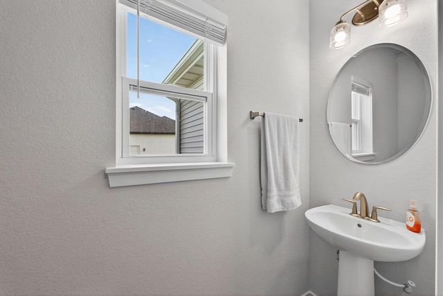 11520 W Meadowview DRIVE, Franklin, WI 53132