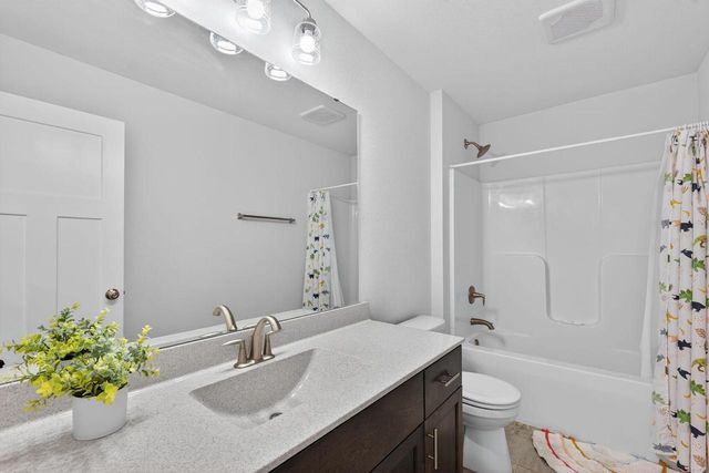 11520 W Meadowview DRIVE, Franklin, WI 53132