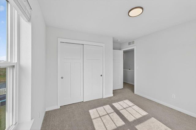 11520 W Meadowview DRIVE, Franklin, WI 53132