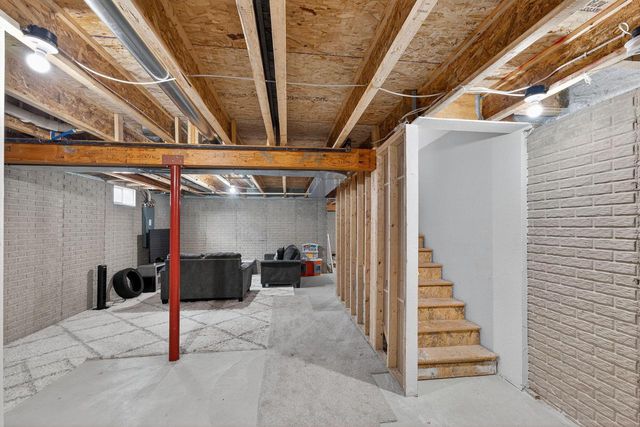 11520 W Meadowview DRIVE, Franklin, WI 53132